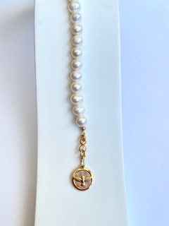 Pulseira pérolas e pingente - comprar online
