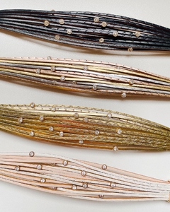 Pulseira nude e branca - comprar online