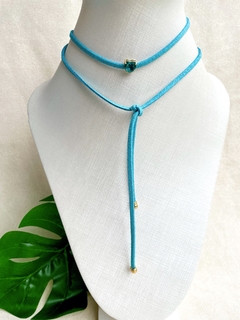 Colar ou pulseira camurça azul e zircônia