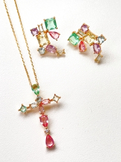 Colar crucifixo cristais coloridos