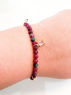 Pulseira com pedras e pingentes - comprar online