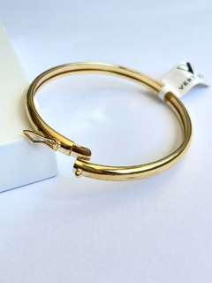 Bracelete liso dourado na internet