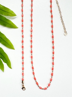Colar pedrinhas coral