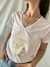 Remera TE MERECES - Dorado - Cuello V en internet