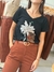 Remera cuello V NEGRA - VIVIR CON FUERZA, LOCURA Y LIBERTAD - comprar online