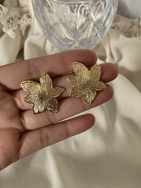Brinco Flor Aberta folheado ouro 18k - comprar online