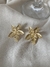 Brinco Flor Orquídea Folheado Ouro 18k