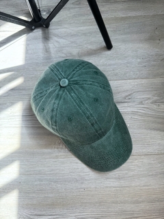 Gorra gastada verde