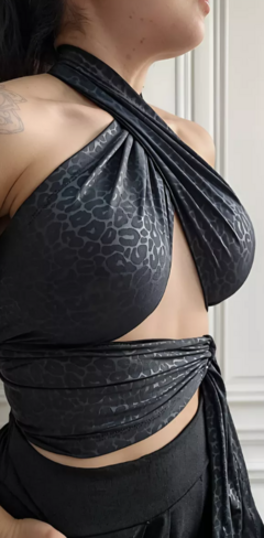 Imagen de Top Mil Usos Con Argolla Lycra Premium Dama Noche Infinito (72)