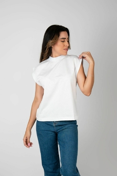 MUSCLE TEE
