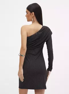 VESTIDO COM APLICACAO SOMMER na internet