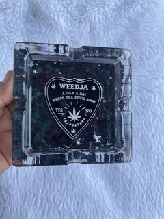 Cinzeiro Weedja na internet