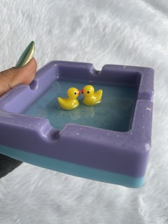 Piscina de patinhos borda roxa - comprar online