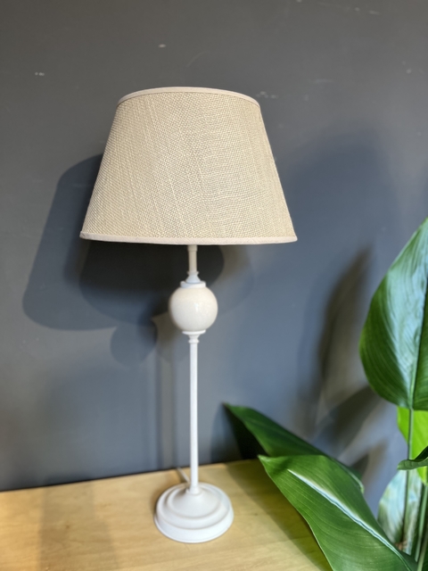 LAMPARA DE MESA CON BOCHA