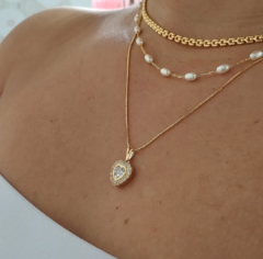 COLAR CORAÇÃO CHARLOTTE BANHADO A OURO na internet