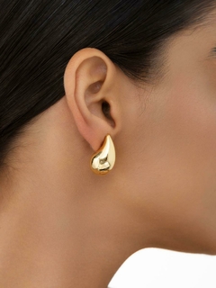 BRINCO GOTA ABAULADA BANHADA A OURO 18K - comprar online