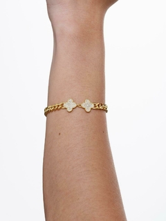 PULSEIRA DE ELOS COM TREVO CRAVEJADO - comprar online