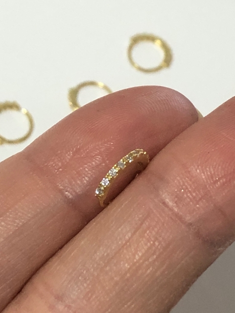 Piercing argola cravejada prata 925 7mm banho ouro