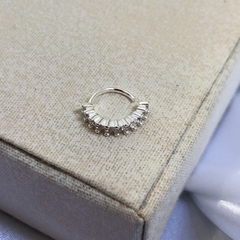 Piercing cravejado zircônias laterais Prata 925 - comprar online