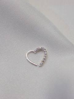 Imagem do Piercing Coração Cravejado de Zircônias em Prata 925 Daith Esquerdo / Hélix Direito
