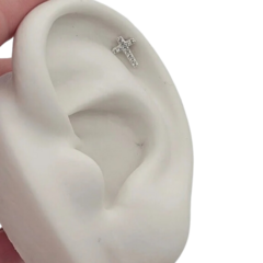 Piercing Cruz Cravejada Helix Tragus Flat Base Reta - comprar online