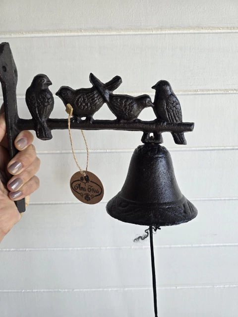 Sino de Ferro com Pássaros Decorativos