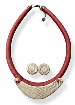 Conjunto brinco e colar Yoko na internet