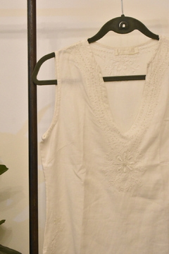Blusa Singapur, bordada blanca - comprar online