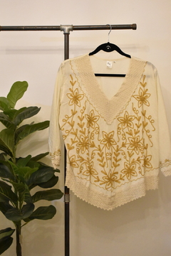 Blusa Alegra, bordado dorado