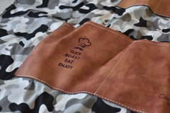 Delantal animal print/cuero - comprar online