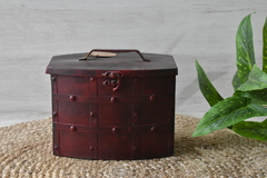 Baul metal antiguo