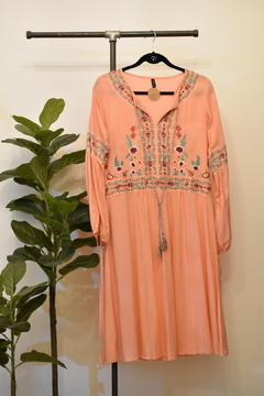 Vestido Mariam durazno con bordados