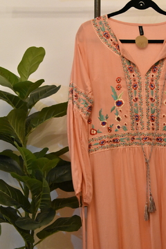 Vestido Mariam durazno con bordados - comprar online