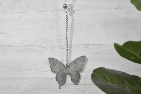 Colgante metal mariposa