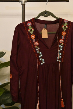 Vestidos Raku, detalles bordados - OUTLET DECO