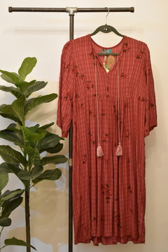 Vestido Aleli, flores bordadas