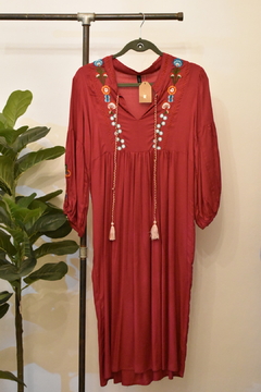 Vestidos Raku, detalles bordados - comprar online