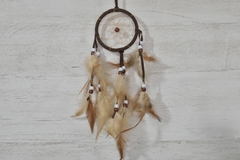 Colgante atrapasueños con plumas