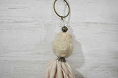 Puertero de lana buho marron - comprar online