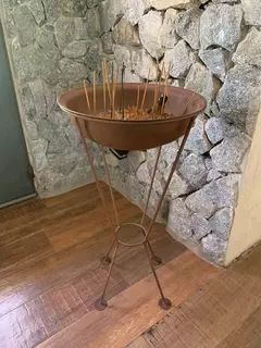 Portasahumerios, macetero, frapera con pie