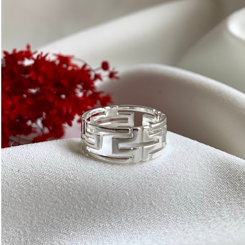 Anel Formato Geométrico Vazado Prata