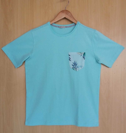 T-shirt masculina adulto cor: Azul kids com bolso estampado