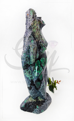 Escultura Mulher - Esmeralda na internet
