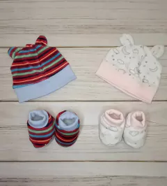 Wootis set plush: gorrito con orejas y escarpines
