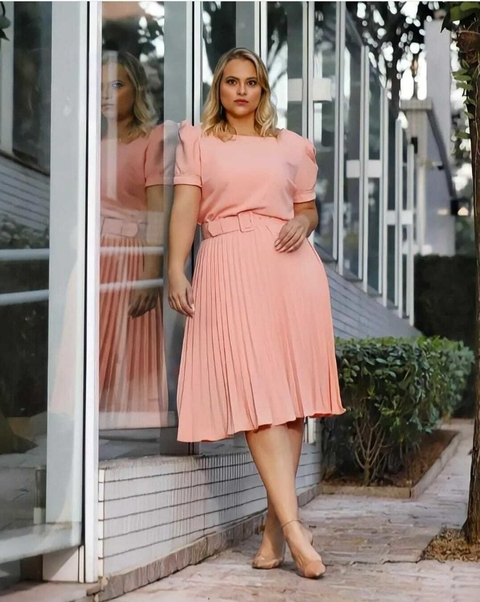 Vestido Plissado Mídi Rosa Manga Curta Princesa