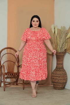 Vestido Mídi Ciganinha Plus Size Manga Flare Floral Coral - Gabriela