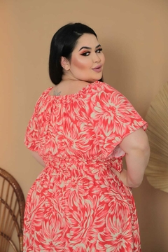 Vestido Mídi Ciganinha Plus Size Manga Flare Floral Coral - Gabriela - comprar online