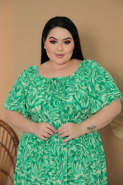 Vestido Mídi Ciganinha Plus Size Manga Flare Floral Verde - Gabriela - comprar online