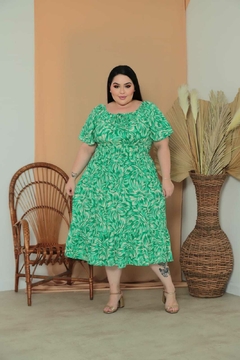 Vestido Mídi Ciganinha Plus Size Manga Flare Floral Verde - Gabriela