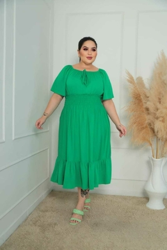 Vestido Mídi Ciganinha Plus Size Manga Flare Verde Bandeira - Gabriela - A Vitoriosa Moda Feminina Modesta 